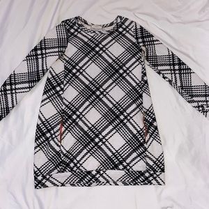 Soprano Black and white pattern long sleeve dress